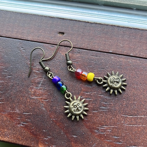 Bohemian sun and moon earrings - Picture 3 of 4